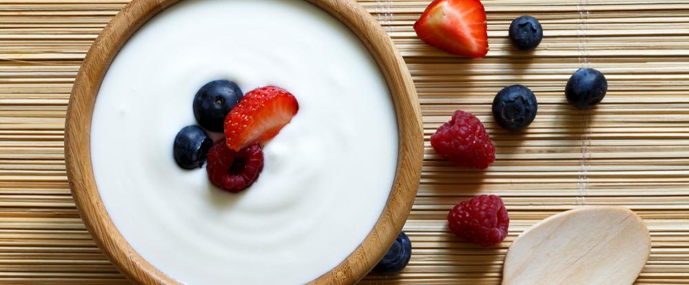 Perchè fa Bene Mangiare lo Yogurt Greco a colazione? – Grand Chef Evolution
