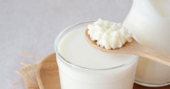 Kefir di latte: bevanda dalle innumerevoli proprietà benefiche