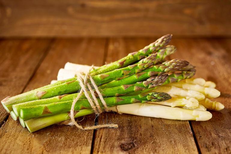 tipi di asparagi principali differenze per coltivazione e colore