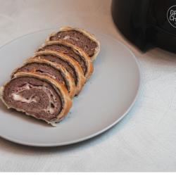 Polpettone al forno ripieno di formaggio e prosciutto
